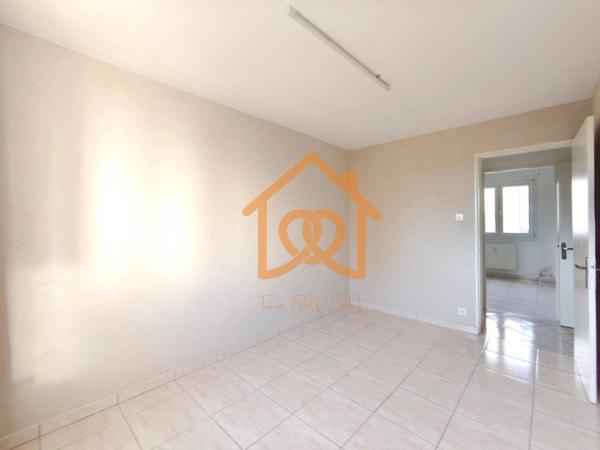 Bel Appartement traversant 2ème étage avec 3 chambres