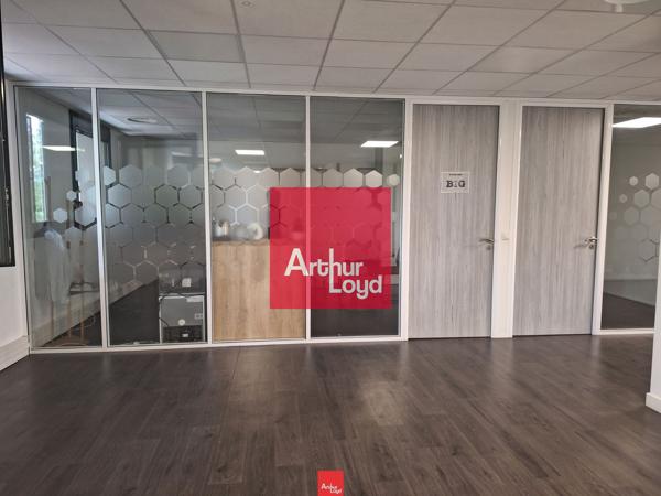 Bureaux à louer 197 m² Meylan open space lumineux avec parkings