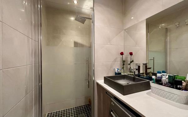 Appartement à vendre    3 pièces • 50,37 m2 Maisons-Alfort