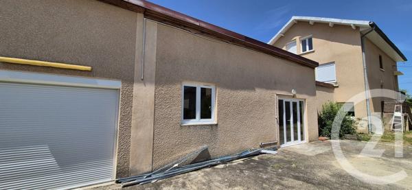 Maison à vendre  11 pièces - 270 m 2   LOUHANS CHATEAURENAUD  - 71