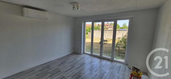 Maison à vendre  11 pièces - 270 m 2   LOUHANS CHATEAURENAUD  - 71