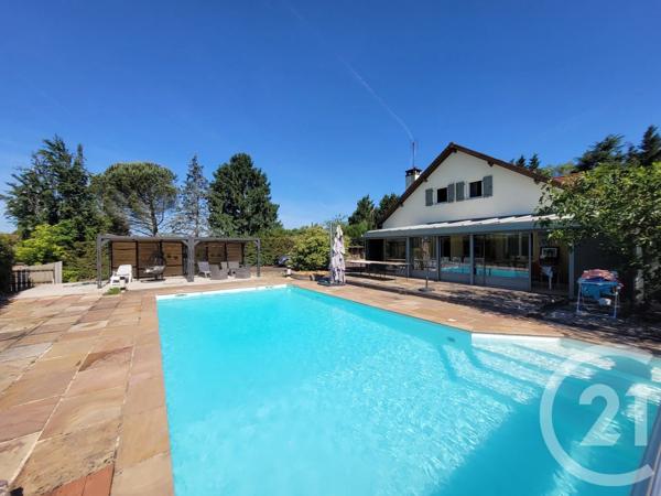 Maison à vendre  11 pièces - 270 m 2   LOUHANS CHATEAURENAUD  - 71