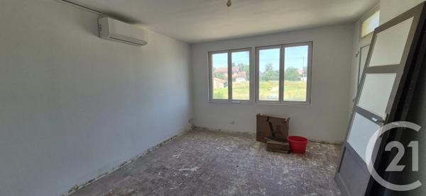 Maison à vendre  11 pièces - 270 m 2   LOUHANS CHATEAURENAUD  - 71