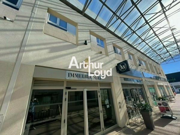 Bureaux à louer à Biot quartier Templiers divisibles climatisés avec accès A8