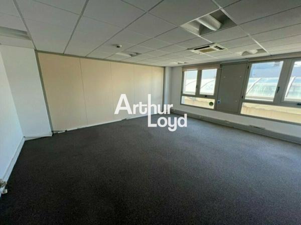 Bureaux à louer à Biot quartier Templiers divisibles climatisés avec accès A8