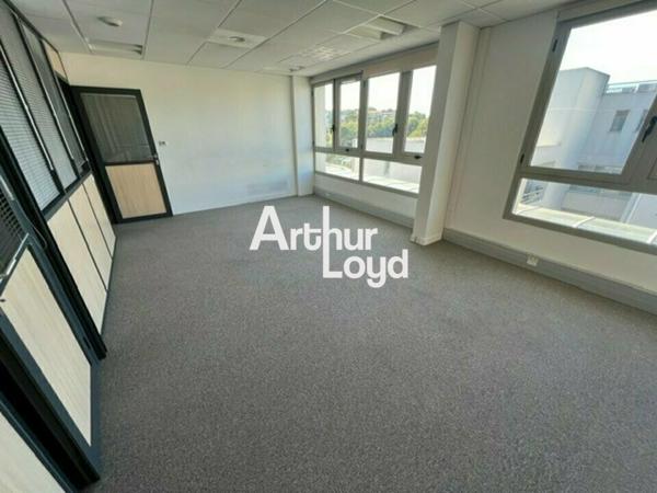 Bureaux à louer à Biot quartier Templiers divisibles climatisés avec accès A8