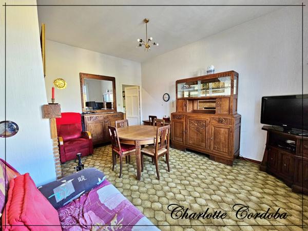 Maison de 4 pièces, grand terrain non attenant avec garage, petit budget