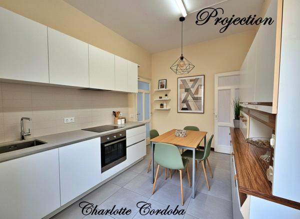 Maison de 4 pièces, grand terrain non attenant avec garage, petit budget