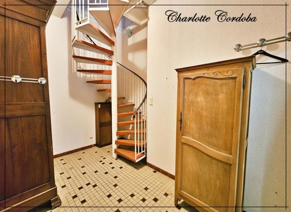 Maison de 4 pièces, grand terrain non attenant avec garage, petit budget