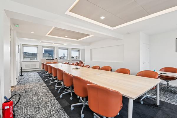 Bureaux à vendre Paris 8 é étage élevé avec vues exceptionnelles - QCA