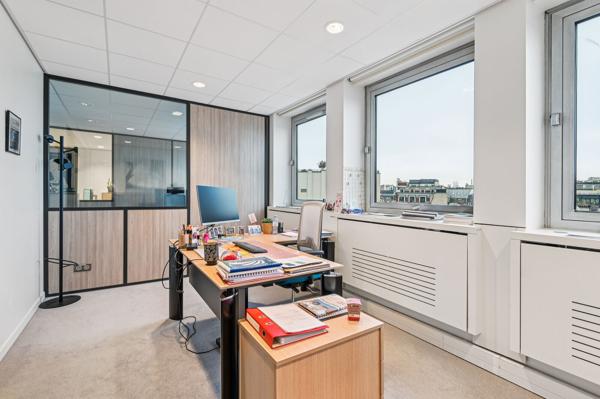 Bureaux à vendre Paris 8 é étage élevé avec vues exceptionnelles - QCA