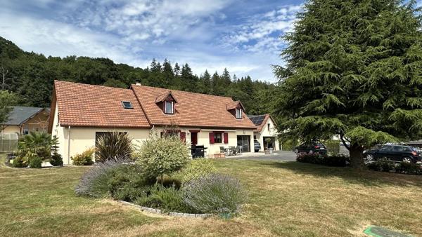 Vente                                                      Maison
                        
                     7 pièces                      177 m2                     à Pont-Audemer
