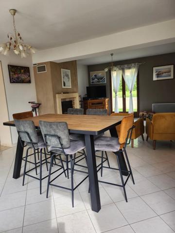 Vente                                                      Maison
                        
                     7 pièces                      177 m2                     à Pont-Audemer