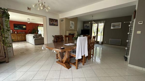 Vente                                                      Maison
                        
                     7 pièces                      177 m2                     à Pont-Audemer
