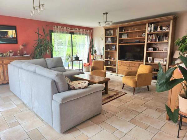 Vente                                                      Maison
                        
                     7 pièces                      177 m2                     à Pont-Audemer