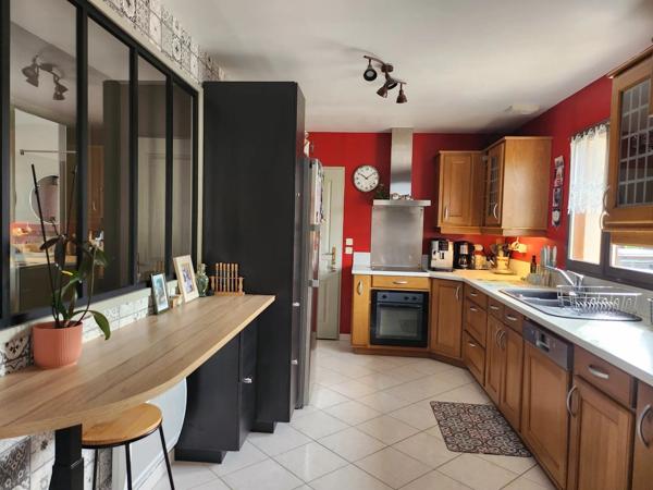 Vente                                                      Maison
                        
                     7 pièces                      177 m2                     à Pont-Audemer