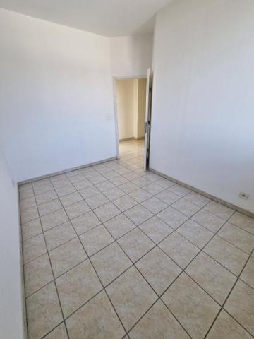 APPARTEMENT T3 , hyper centre, garage, cave