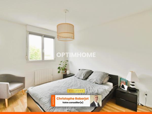 Joli appartement avec balcon et parking dans petite copropriété au pied de tous les commerces et transports de Châtenoy le royal