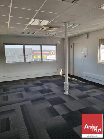 PIERRELATTE - AU COEUR DE LA ZONE INDUSTRIELLE - A LOUER PLATEAU DE BUREAU DE 130 m²