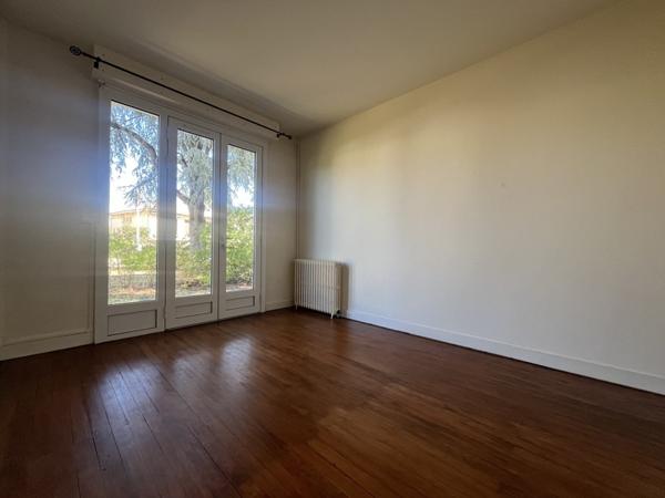 Maison à louer 1 245 € CC MERIGNAC 3 p 87 m² DPE E