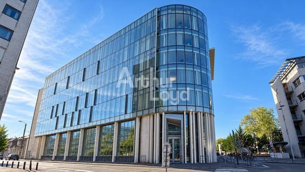 À VENDRE : PLATEAU DE BUREAUX D'ENVIRON 748,5 M² - 4 STATIONNEMENTS - GARE SUD LE MANS