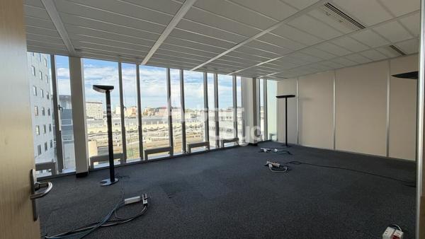 À VENDRE : PLATEAU DE BUREAUX D'ENVIRON 748,5 M² - 4 STATIONNEMENTS - GARE SUD LE MANS