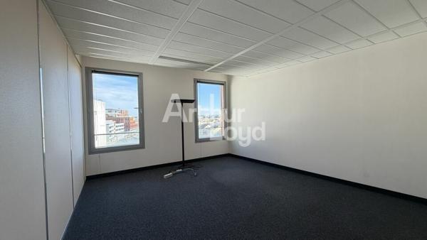 À VENDRE : PLATEAU DE BUREAUX D'ENVIRON 748,5 M² - 4 STATIONNEMENTS - GARE SUD LE MANS
