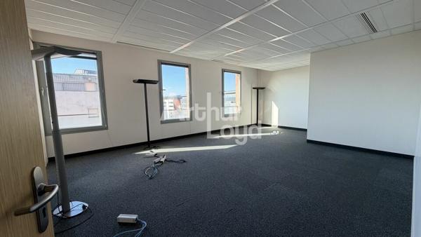 À VENDRE : PLATEAU DE BUREAUX D'ENVIRON 748,5 M² - 4 STATIONNEMENTS - GARE SUD LE MANS