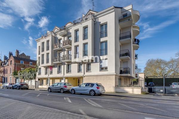 Annexe + parking + appartement