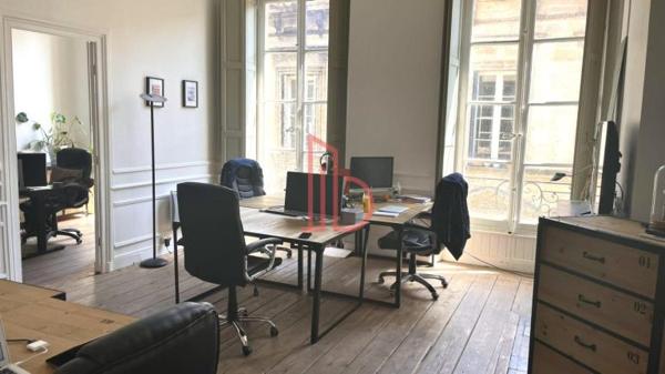 Bureau de 90 m² à vendre à Bordeaux Saint-Michel - Victoire
