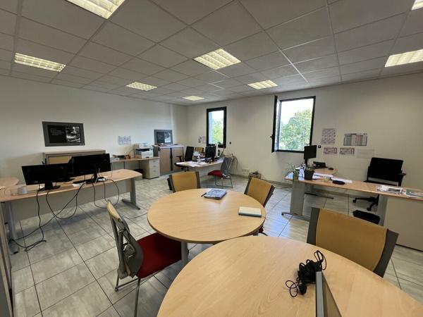 Bureau neuf à louer à Valence avec parking et en zone franche