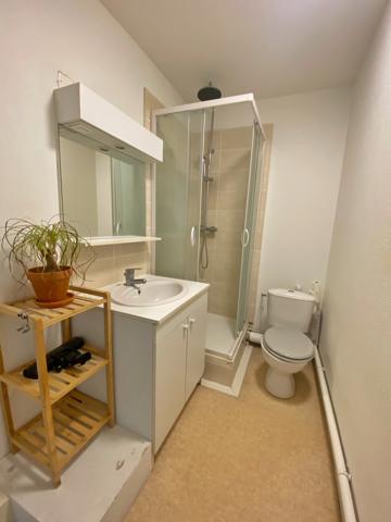 Appartement
                                                                                                                                                                                                                                                                                                                        1 pièce(s)                                                                                                                                                                                                                                                                                                                              21.7  m²
