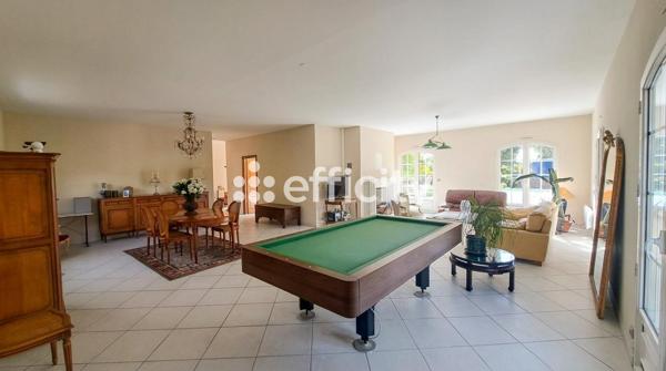 Maison
         5 pièces
        - 181 m² Bien prestige 765 000 € *