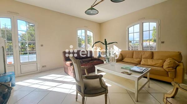 Maison
         5 pièces
        - 181 m² Bien prestige 765 000 € *