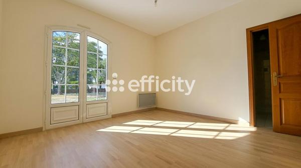 Maison
         5 pièces
        - 181 m² Bien prestige 765 000 € *
