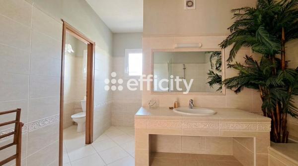 Maison
         5 pièces
        - 181 m² Bien prestige 765 000 € *