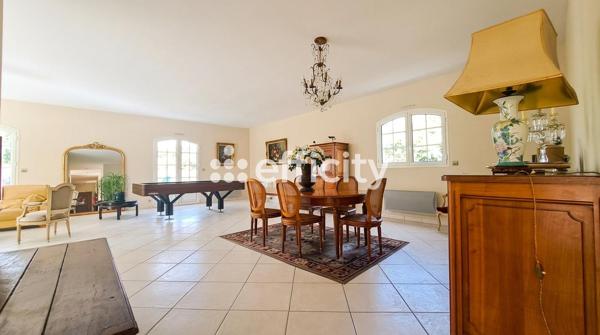 Maison
         5 pièces
        - 181 m² Bien prestige 765 000 € *