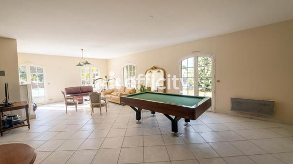 Maison
         5 pièces
        - 181 m² Bien prestige 765 000 € *