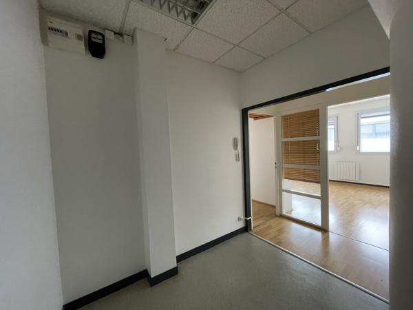 BUREAUX - A LOUER - REZÉ - 45M2