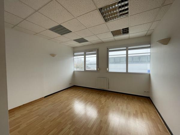 BUREAUX - A LOUER - REZÉ - 45M2