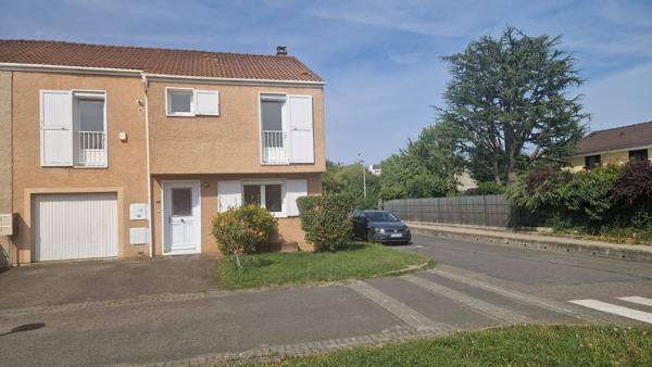 Maison spacieuse à vendre à Combs la Ville