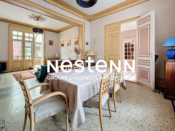 Maison Bourgeoise Semi plain pied de 284 m², Terrain 1230m², 6 chambres, Jardin arboré, dépendances, À moins de 5 min de la gare de Douai