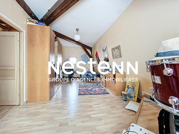 Maison Bourgeoise Semi plain pied de 284 m², Terrain 1230m², 6 chambres, Jardin arboré, dépendances, À moins de 5 min de la gare de Douai