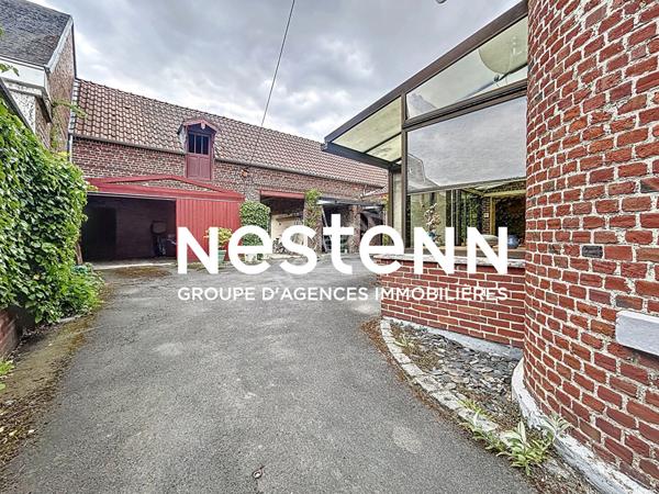 Maison Bourgeoise Semi plain pied de 284 m², Terrain 1230m², 6 chambres, Jardin arboré, dépendances, À moins de 5 min de la gare de Douai