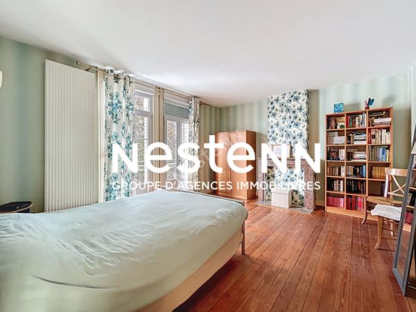 Maison Bourgeoise Semi plain pied de 284 m², Terrain 1230m², 6 chambres, Jardin arboré, dépendances, À moins de 5 min de la gare de Douai