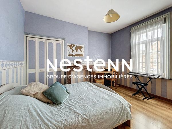 Maison Bourgeoise Semi plain pied de 284 m², Terrain 1230m², 6 chambres, Jardin arboré, dépendances, À moins de 5 min de la gare de Douai