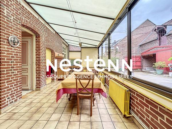 Maison Bourgeoise Semi plain pied de 284 m², Terrain 1230m², 6 chambres, Jardin arboré, dépendances, À moins de 5 min de la gare de Douai