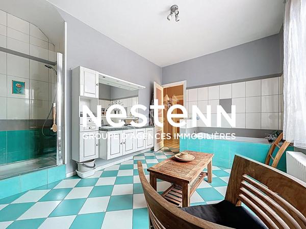 Maison Bourgeoise Semi plain pied de 284 m², Terrain 1230m², 6 chambres, Jardin arboré, dépendances, À moins de 5 min de la gare de Douai