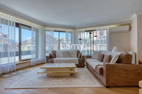 T4 dernier etage avec terrasse de 80 m²