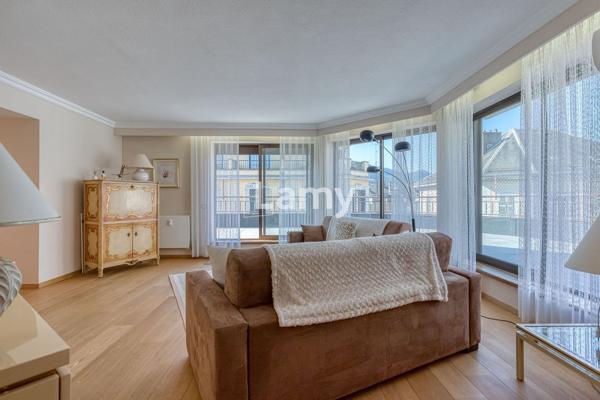 T4 dernier etage avec terrasse de 80 m²